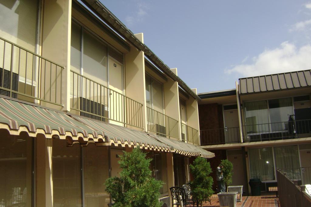 Western Inn And Suites Enid Екстериор снимка